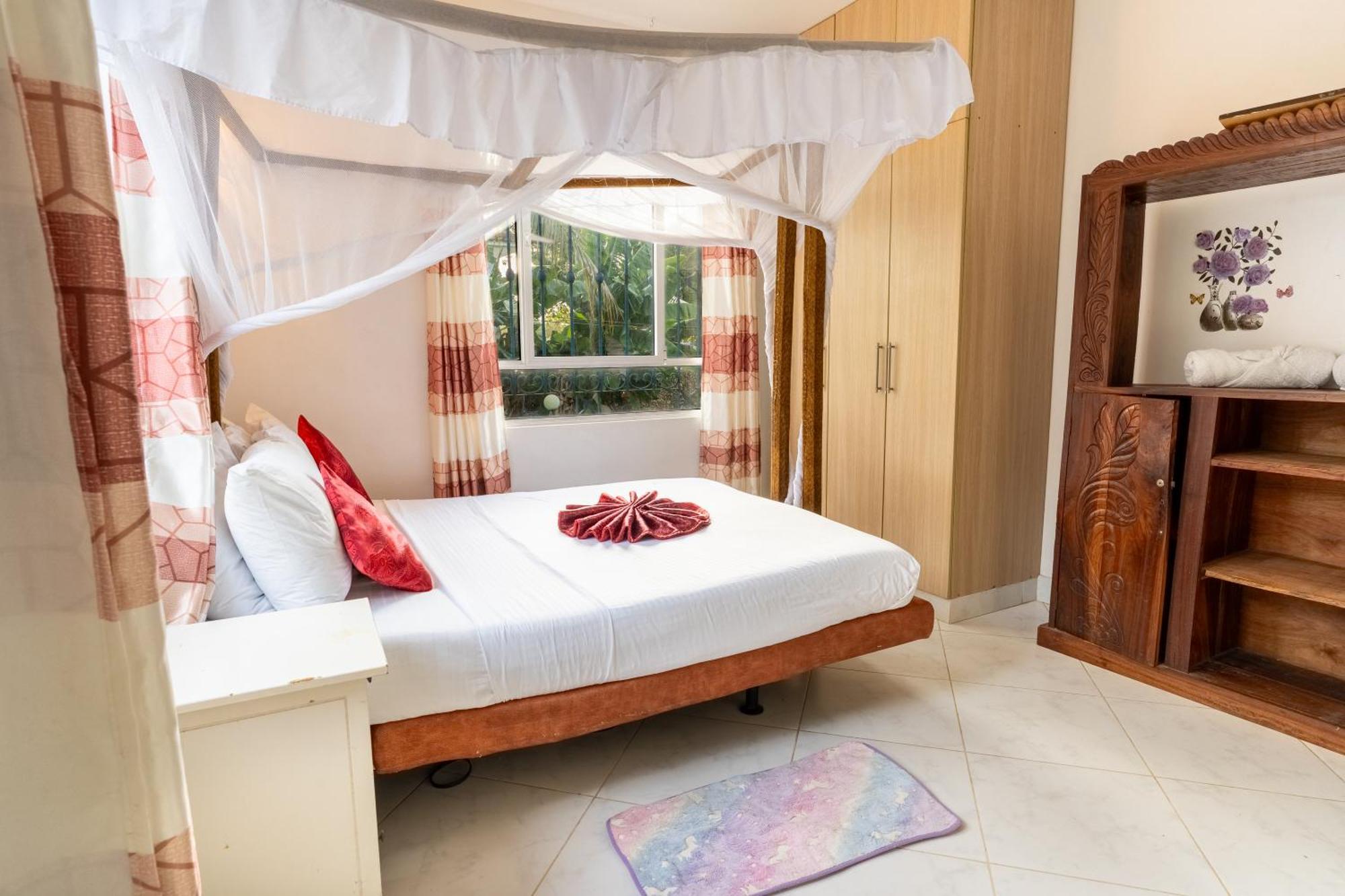Queens Chateau Boutique Villa Playa de Diani Exterior foto